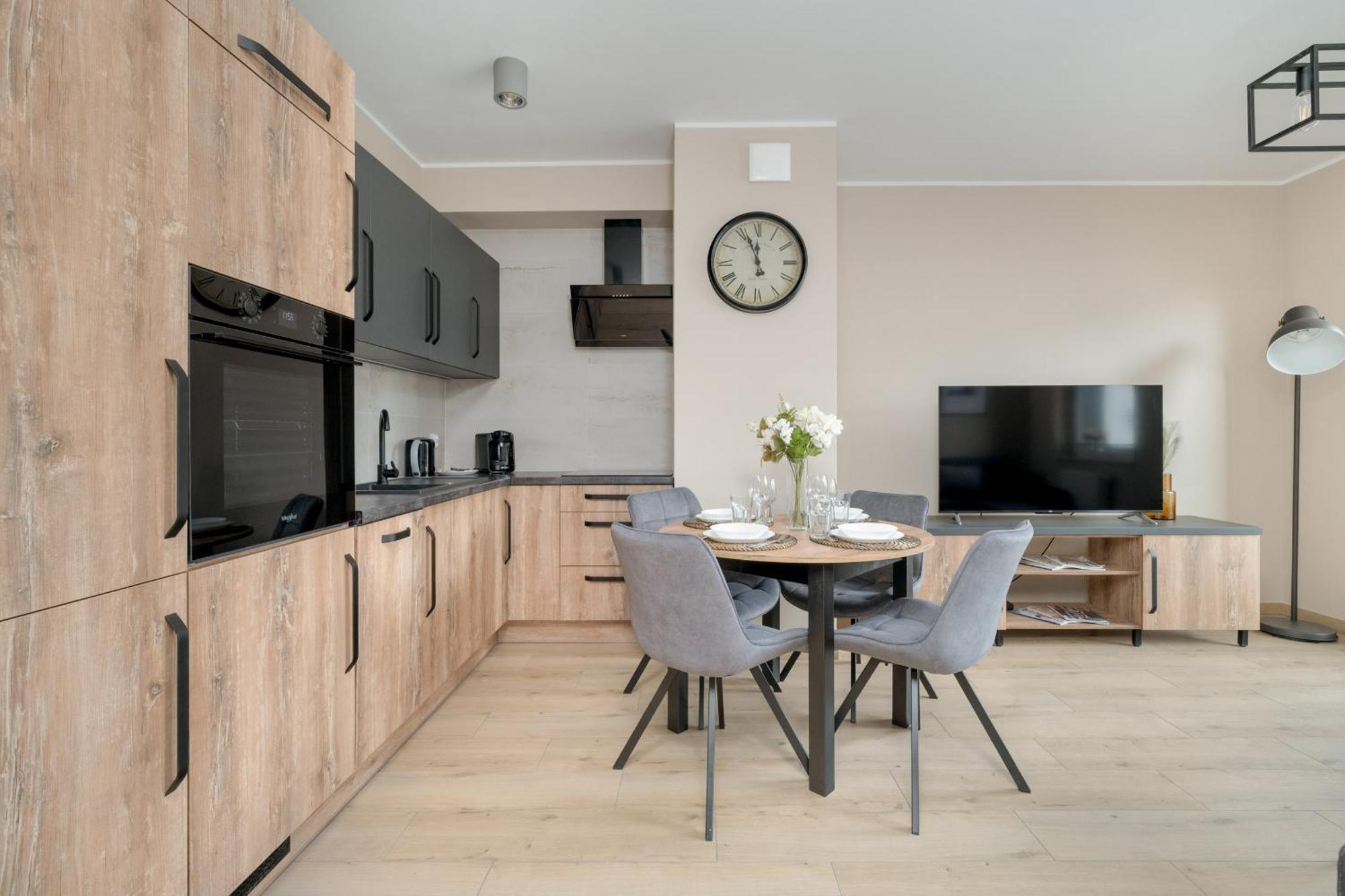 Cosy And Bright Apartment With Parking In Poznan By Noclegi Renters Exteriér fotografie